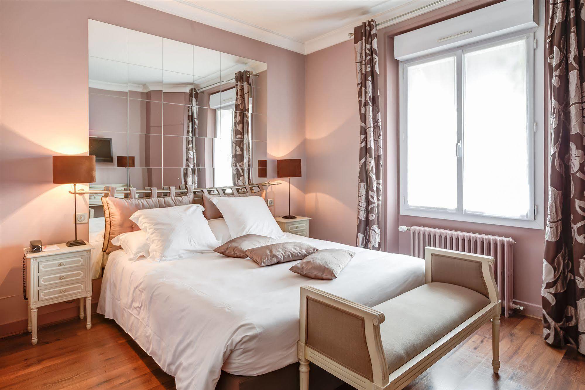 Hostellerie De La Renaissance - Teritoria อาร์ฌองต็อง ภายนอก รูปภาพ